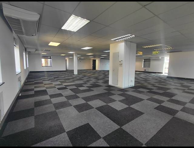 724M² OFFICE TO LET IN BRYANSTON